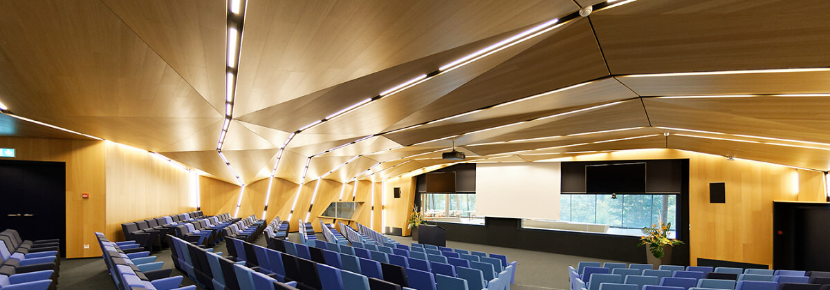 Auditorium Genf gespiegelt web